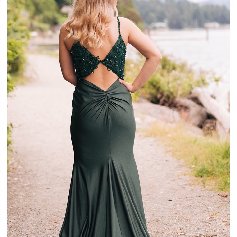 Formal / Prom dress - Picture 2 of 2